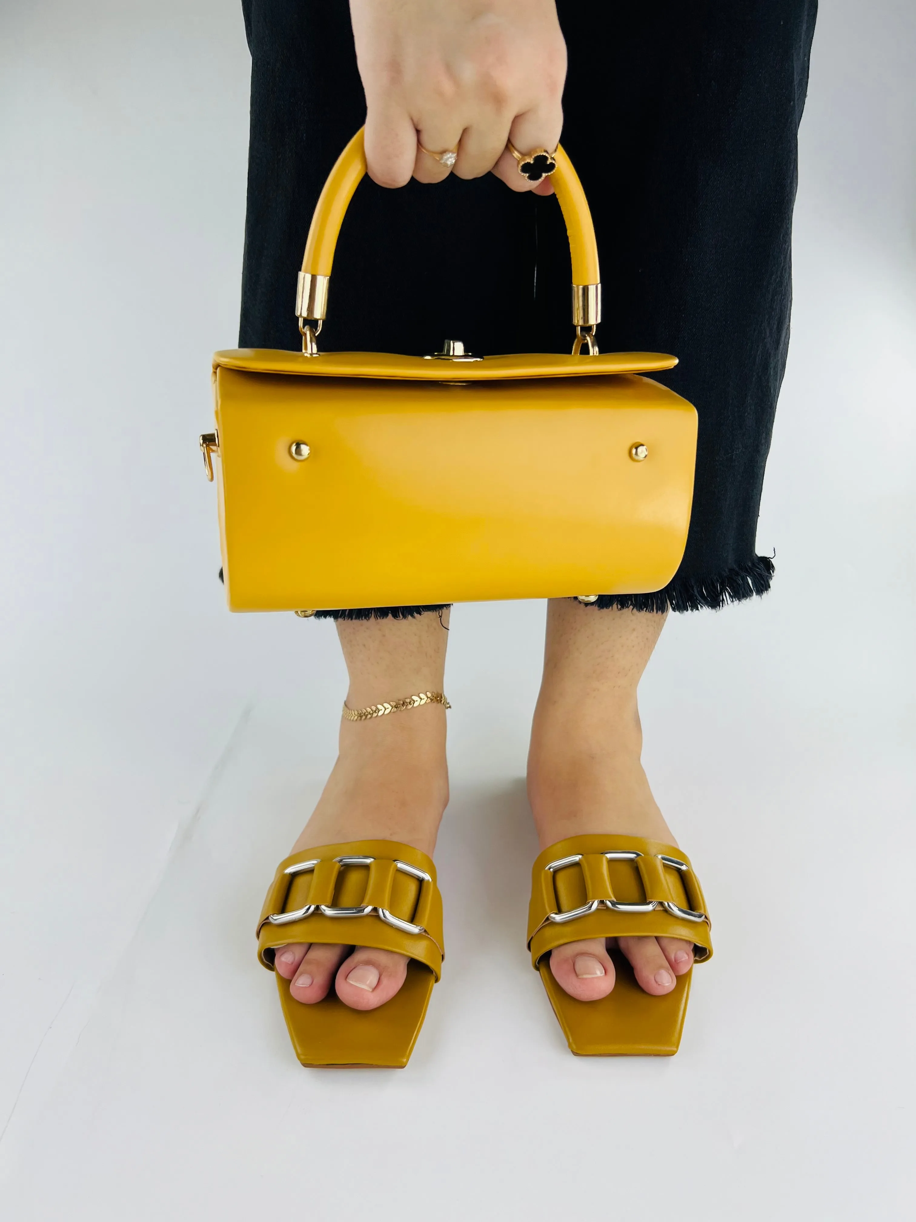 Ring Square Head Flat-Bottomed Mustard Flip Flops Slippers